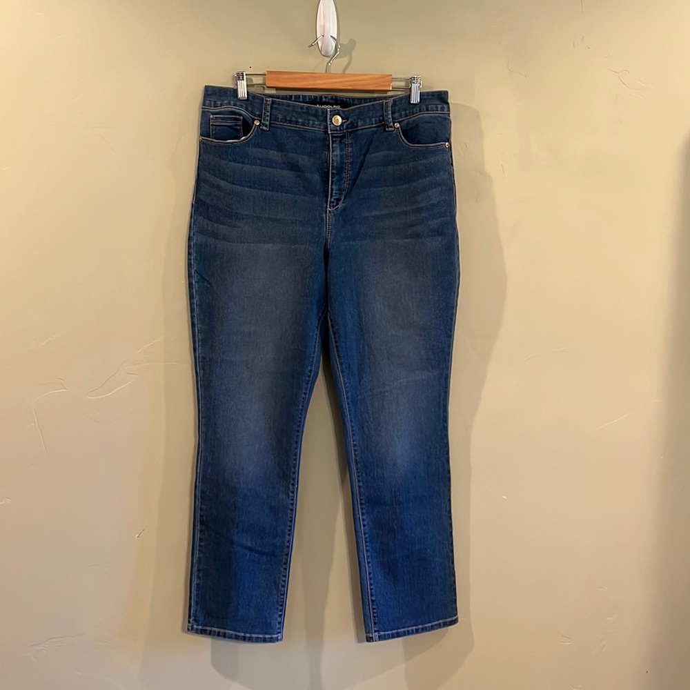 Bandolino Amy Light Blue Wash Amy Straight Leg size 25